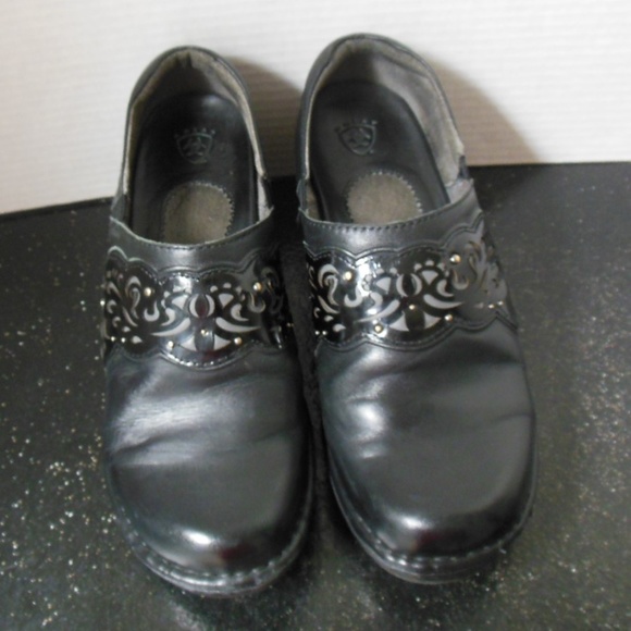 ariat tambour clogs